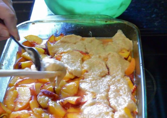 how to make peach cobbler