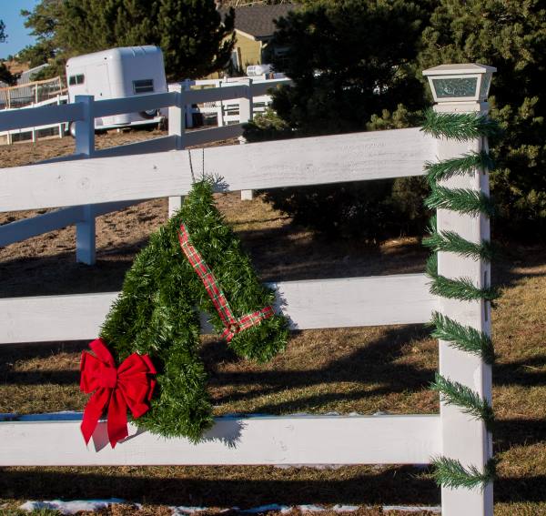 how to make a horse head wreath