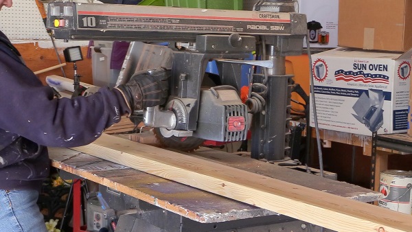 how to make tall flower boxes for horse jumps