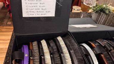 Eqclusive Brush Pack for Black and Bay Horses Review